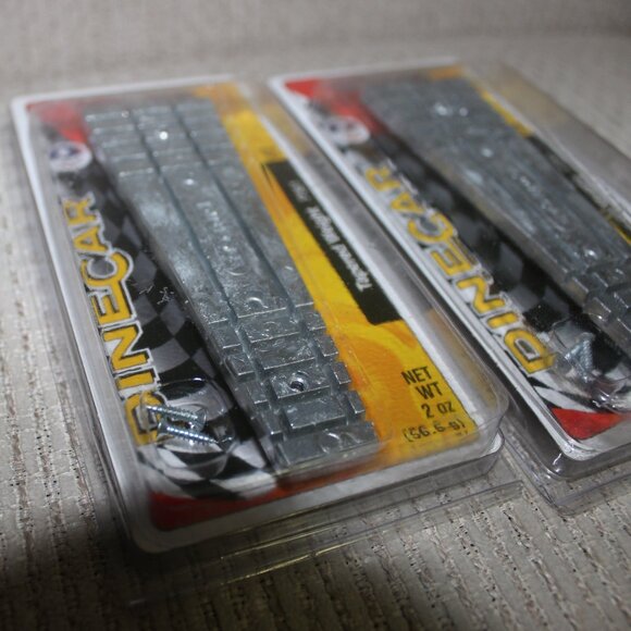 3/55❤️2x Pinecar Woodland Scenics Tapered Weights With Screws 2 oz 56.6 g - Picture 3 of 5